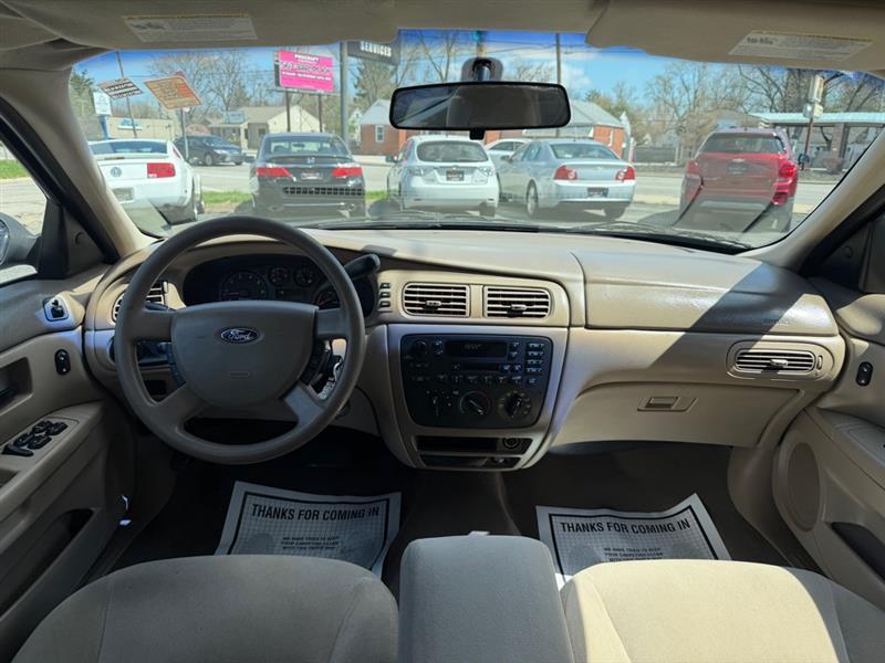 Ford Taurus SE 2006