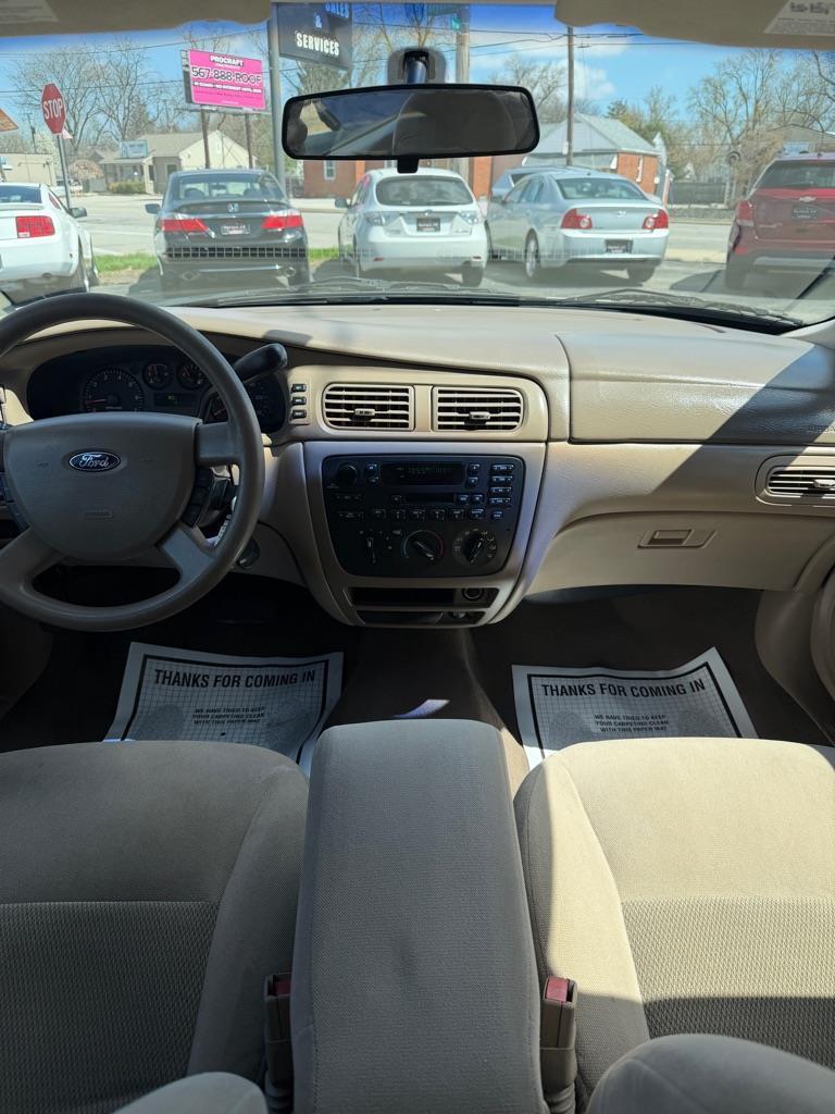 Ford Taurus SE 2006