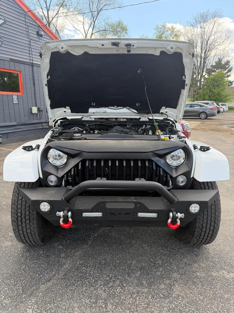 Jeep Wrangler Unlimited Sahara 4WD 2017