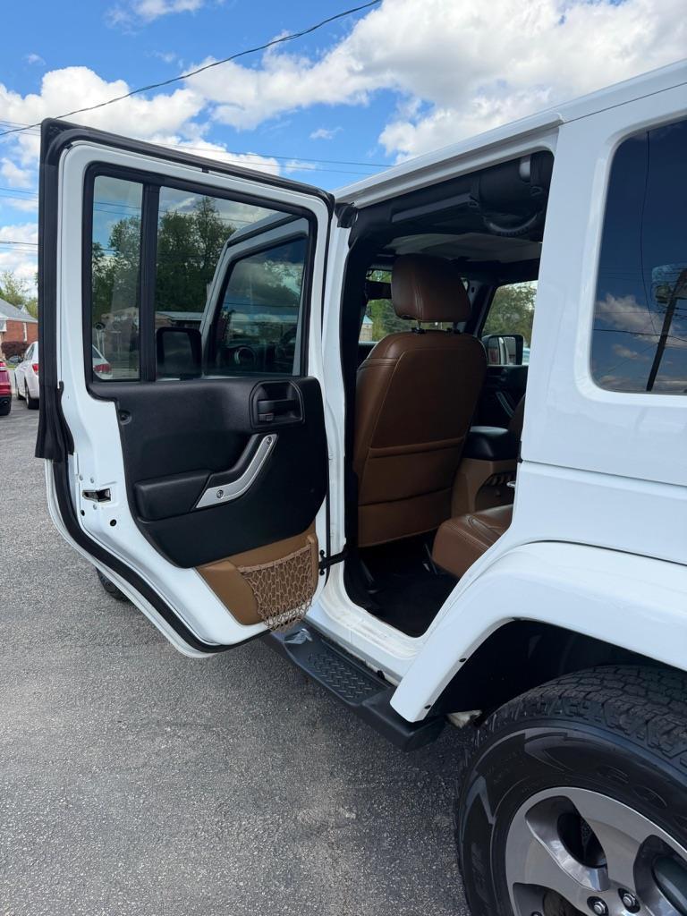 Jeep Wrangler Unlimited Sahara 4WD 2017