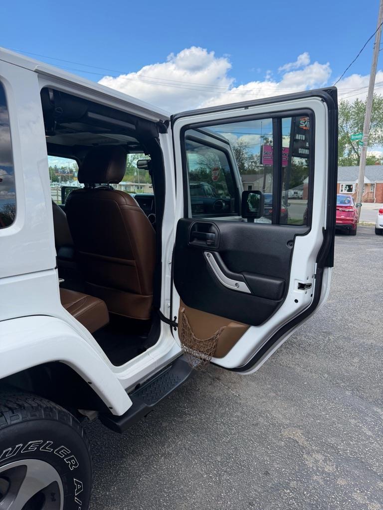 Jeep Wrangler Unlimited Sahara 4WD 2017