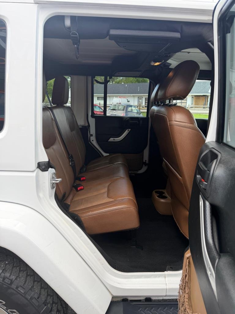 Jeep Wrangler Unlimited Sahara 4WD 2017