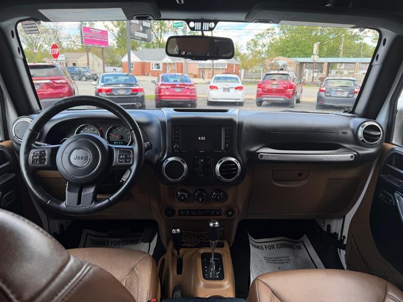 Jeep Wrangler Unlimited Sahara 4WD 2017