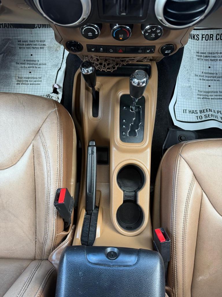 Jeep Wrangler Unlimited Sahara 4WD 2017