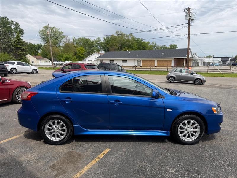 Mitsubishi Lancer Sportback ES 2011