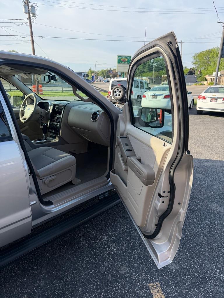 Ford Explorer XLT 4.0L 4WD 2007
