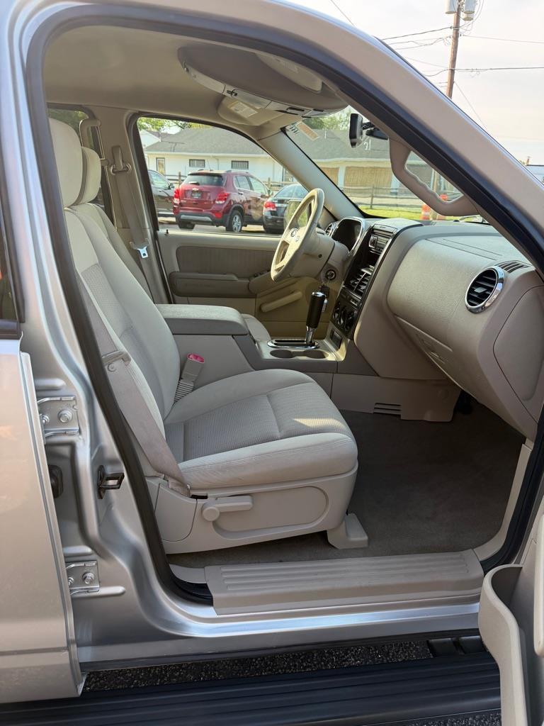 Ford Explorer XLT 4.0L 4WD 2007