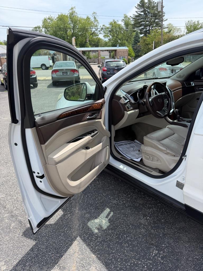 Cadillac SRX Luxury AWD 2012