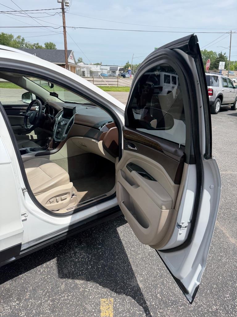 Cadillac SRX Luxury AWD 2012