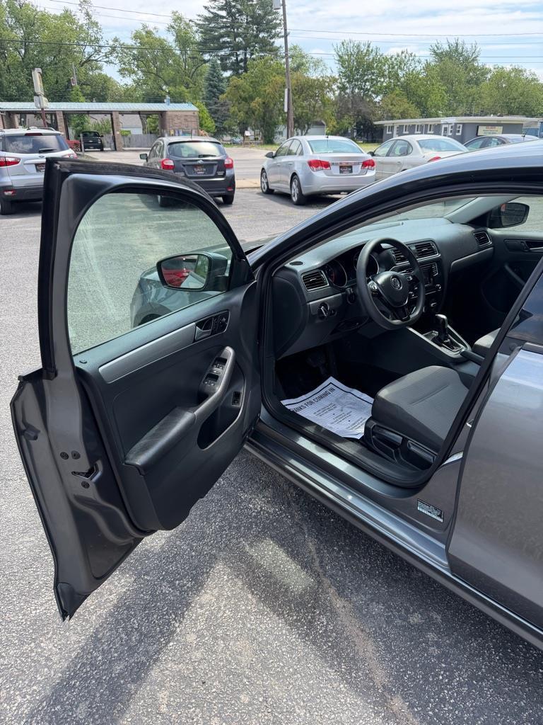Volkswagen Jetta 1.4T S 6A 2018