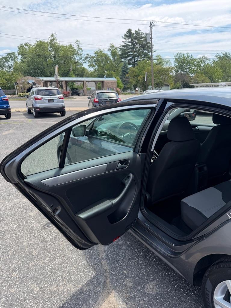 Volkswagen Jetta 1.4T S 6A 2018