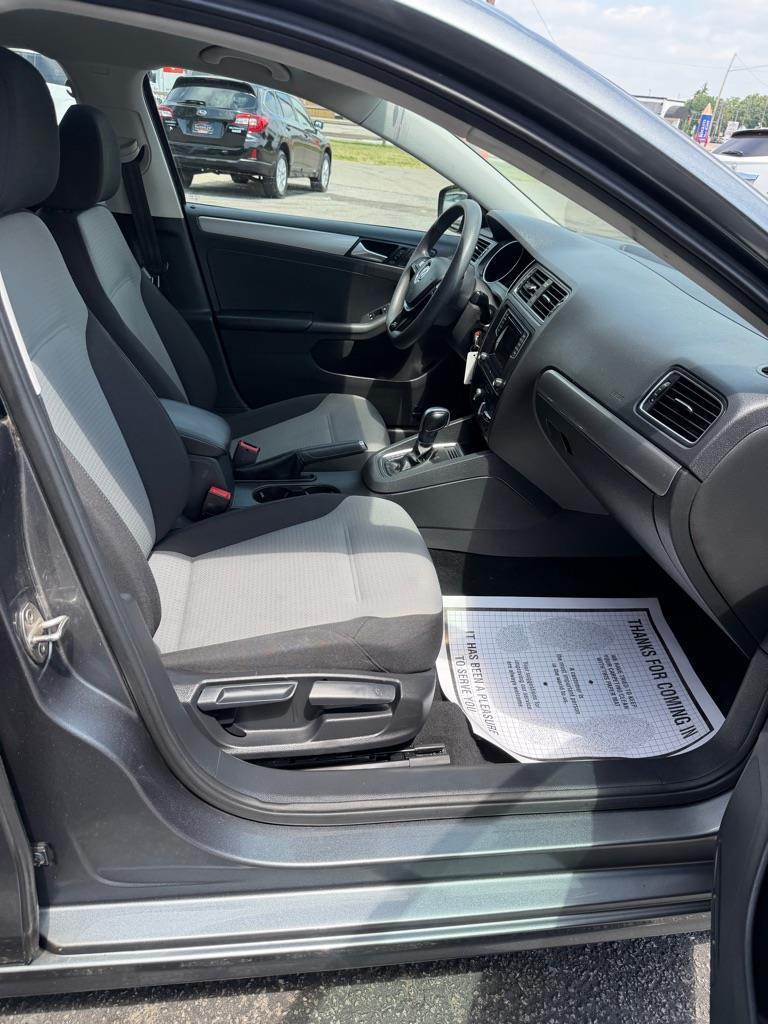 Volkswagen Jetta 1.4T S 6A 2018