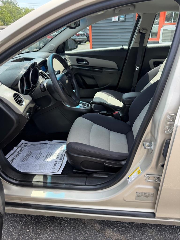 Chevrolet Cruze LS Auto 2013