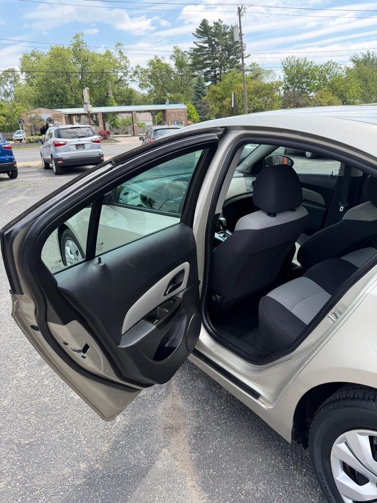 Chevrolet Cruze LS Auto 2013
