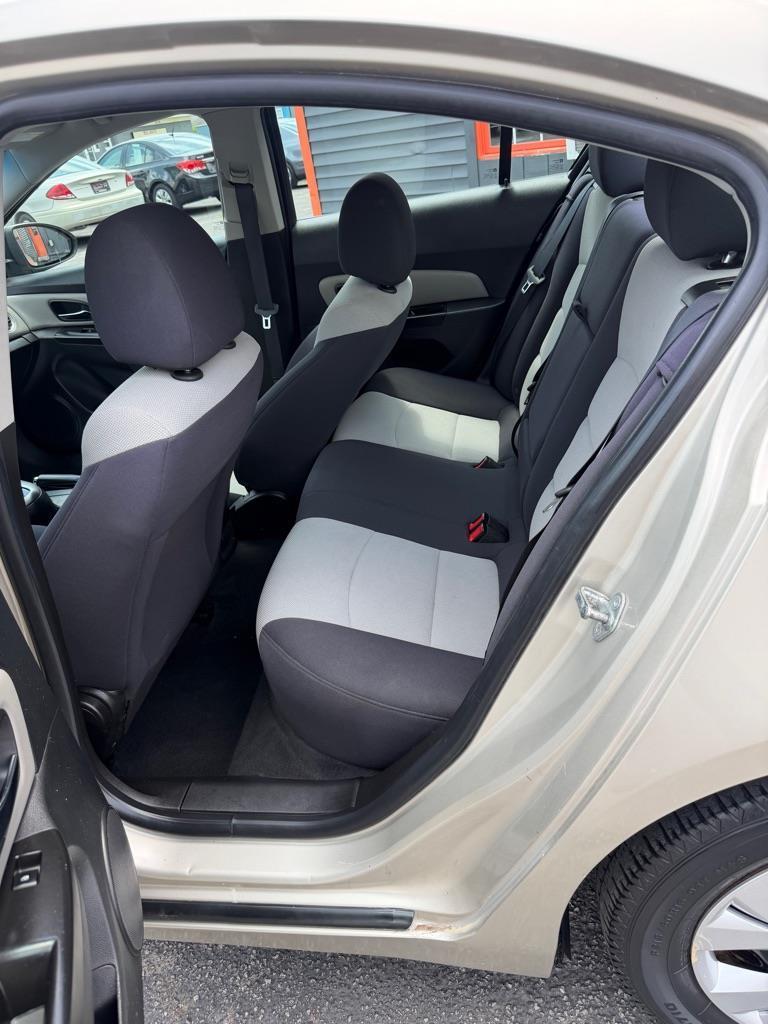 Chevrolet Cruze LS Auto 2013