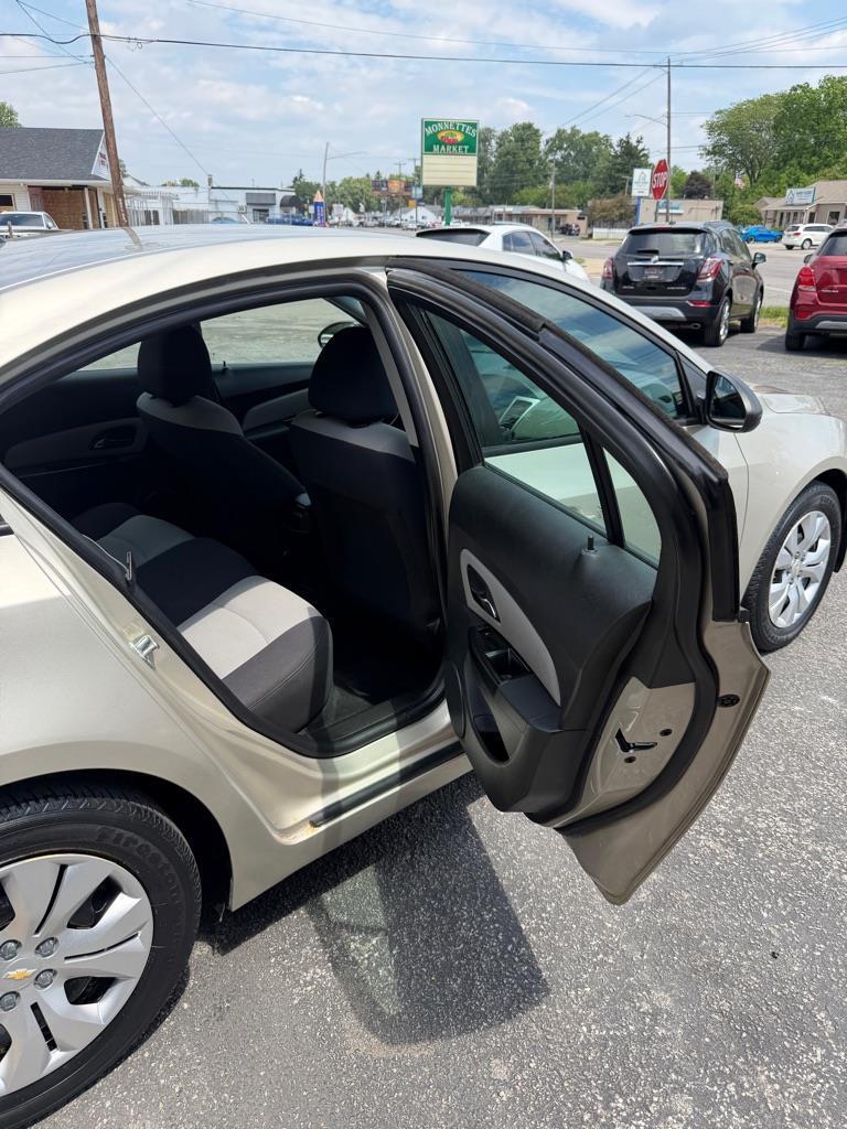 Chevrolet Cruze LS Auto 2013
