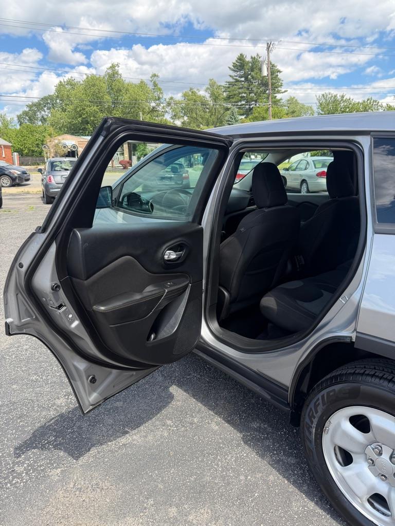 Jeep Cherokee Sport 4WD 2016