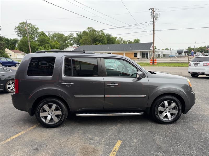 Honda Pilot Touring 4WD 5-Spd AT with DVD 2014