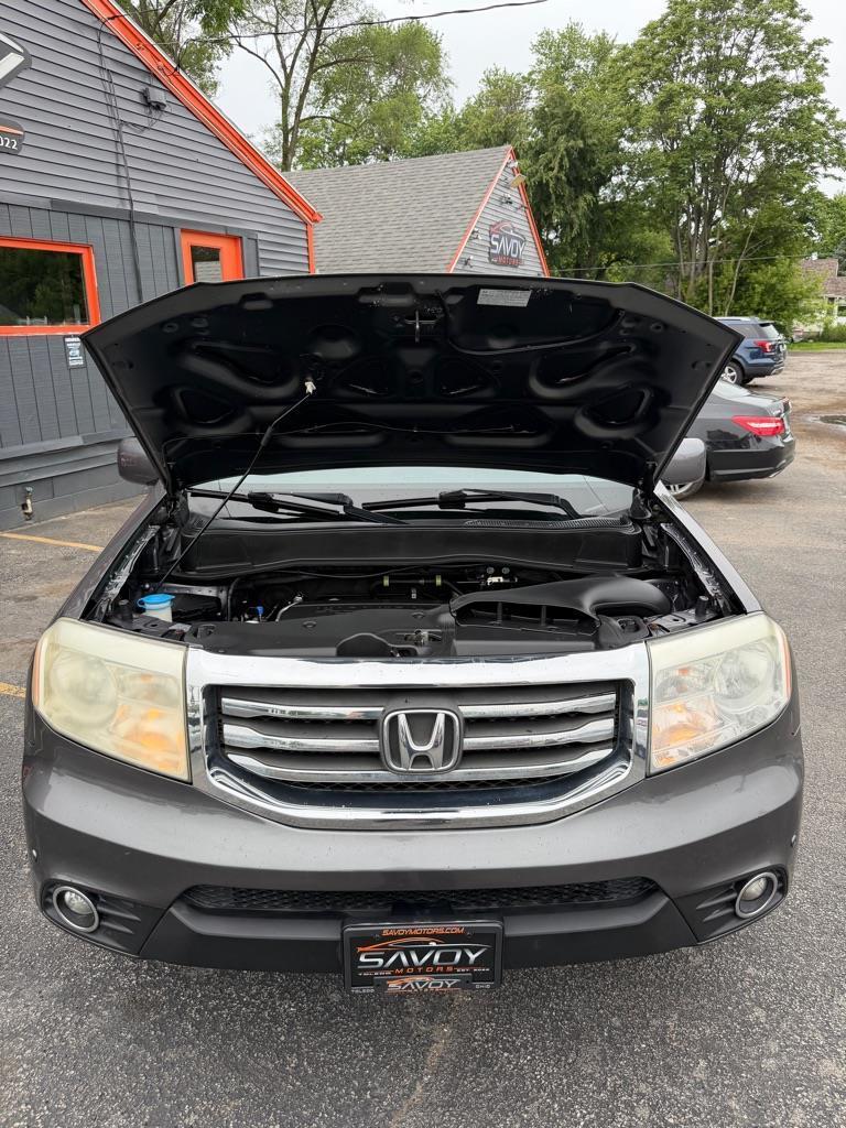 Honda Pilot Touring 4WD 5-Spd AT with DVD 2014