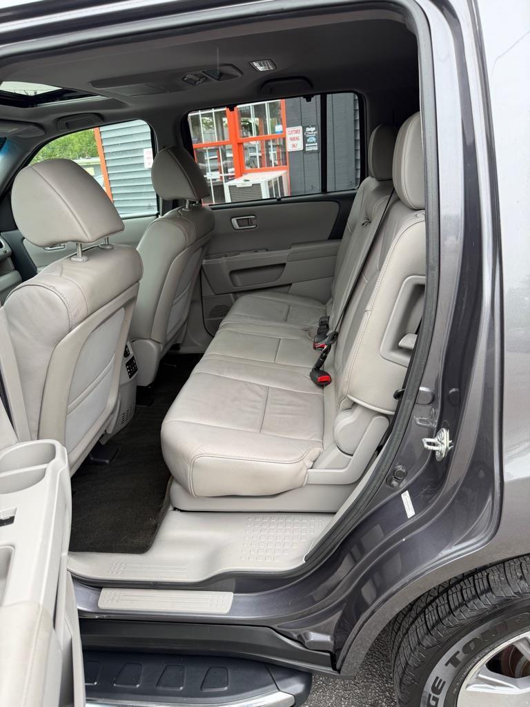 Honda Pilot Touring 4WD 5-Spd AT with DVD 2014