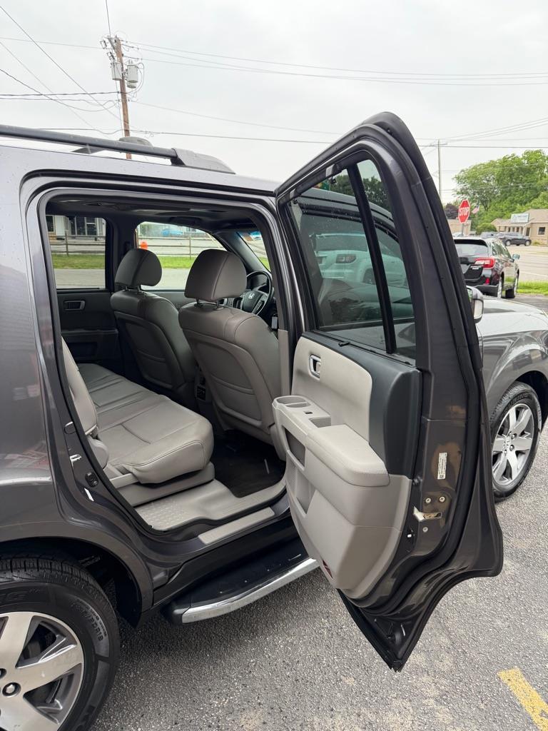 Honda Pilot Touring 4WD 5-Spd AT with DVD 2014