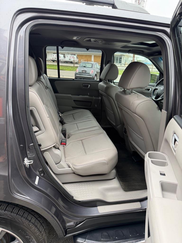 Honda Pilot Touring 4WD 5-Spd AT with DVD 2014