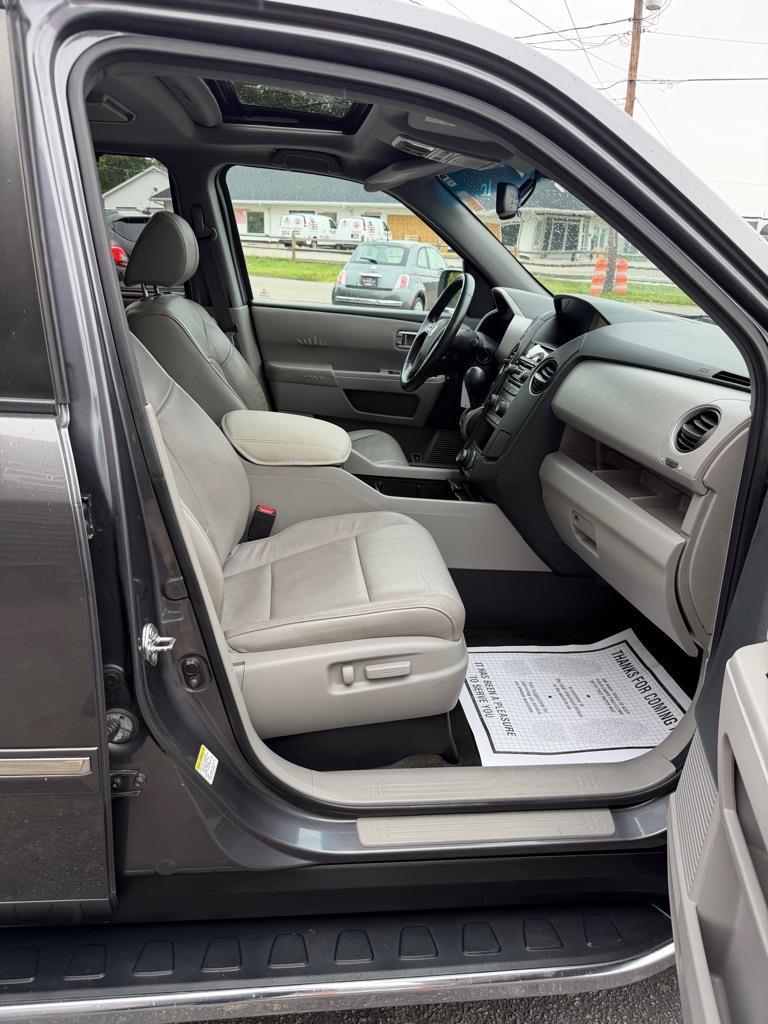 Honda Pilot Touring 4WD 5-Spd AT with DVD 2014