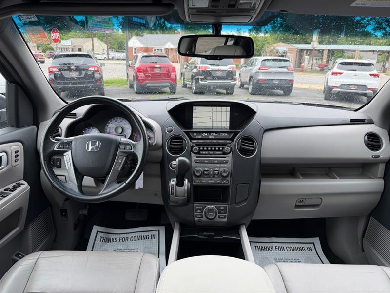 Honda Pilot Touring 4WD 5-Spd AT with DVD 2014
