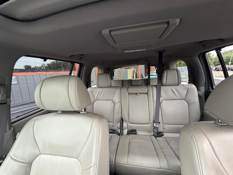Honda Pilot Touring 4WD 5-Spd AT with DVD 2014