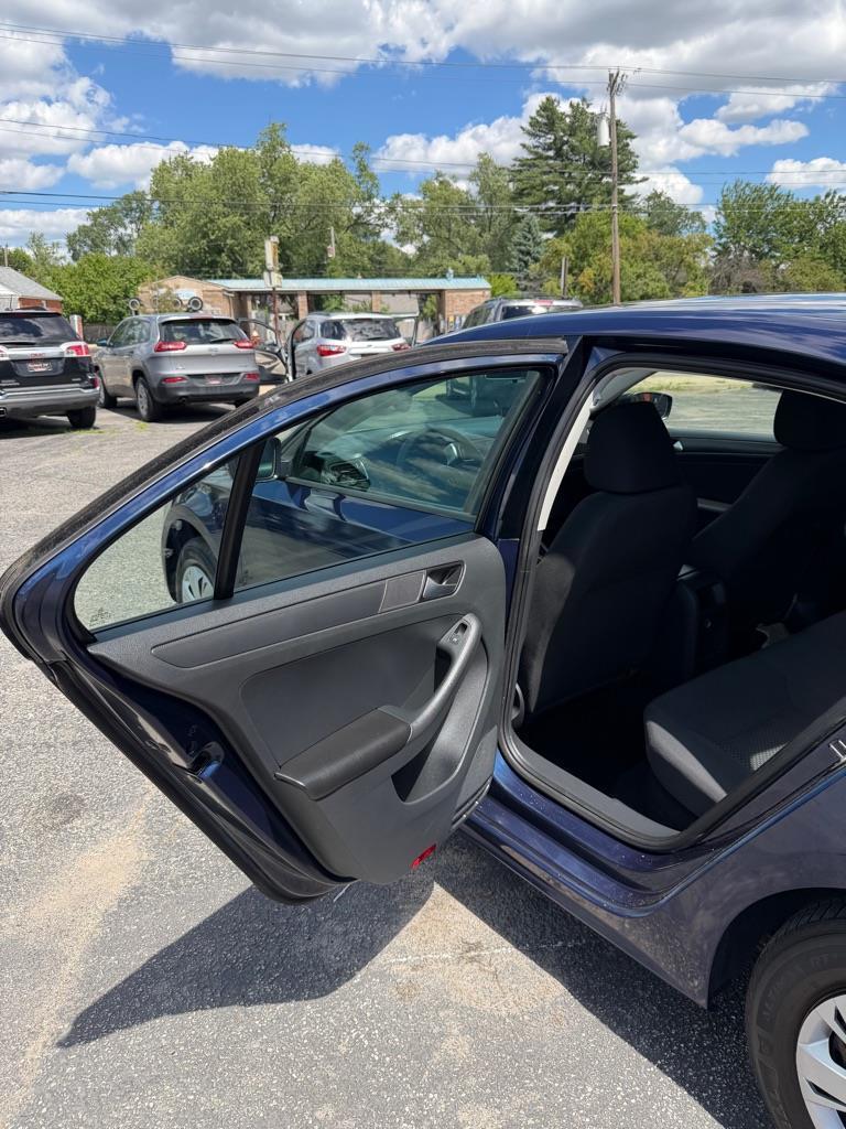 Volkswagen Jetta S 2014