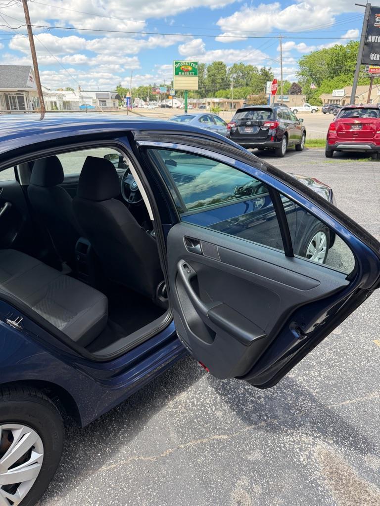 Volkswagen Jetta S 2014