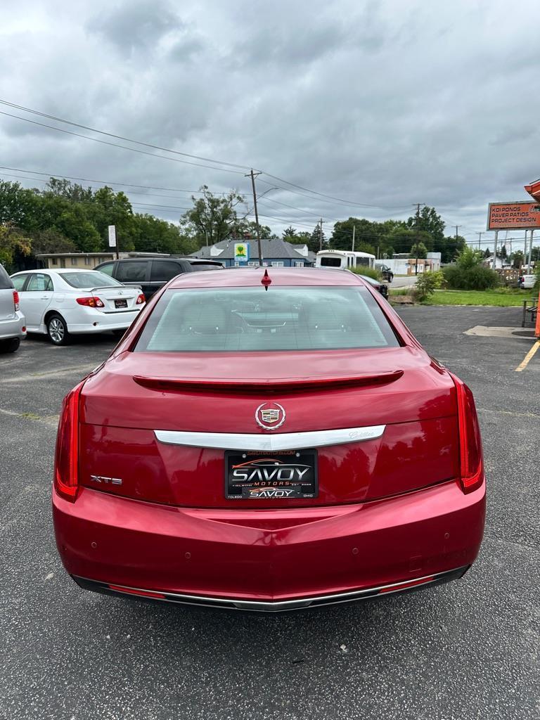 Cadillac XTS Base 2013