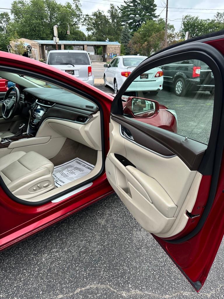 Cadillac XTS Base 2013
