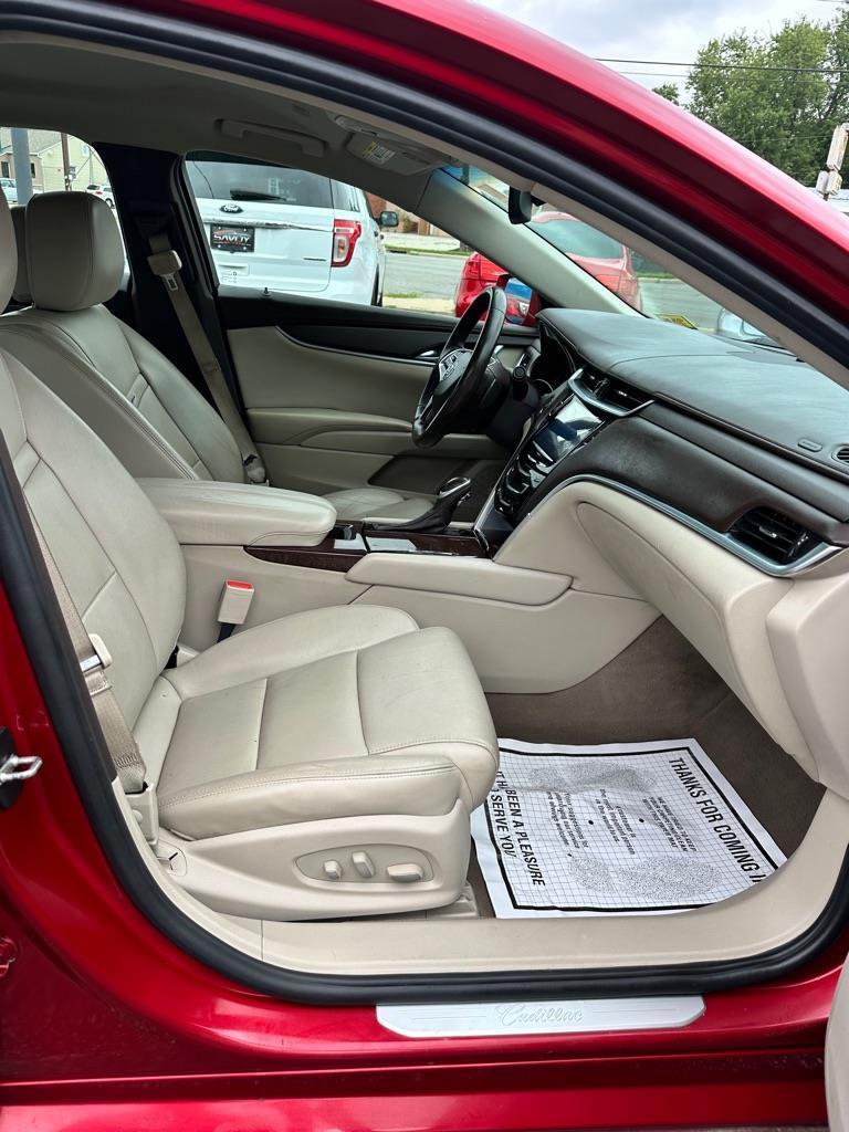 Cadillac XTS Base 2013