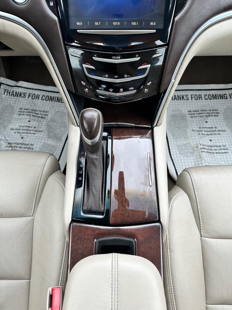 Cadillac XTS Base 2013