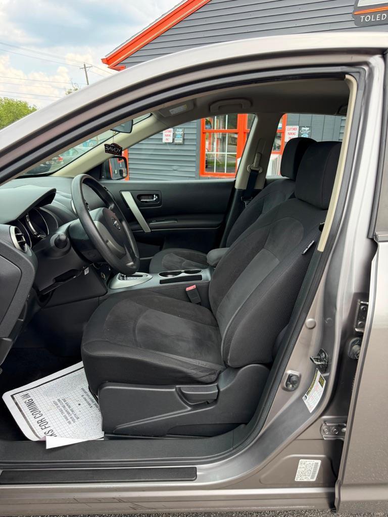 Nissan Rogue S AWD 2010