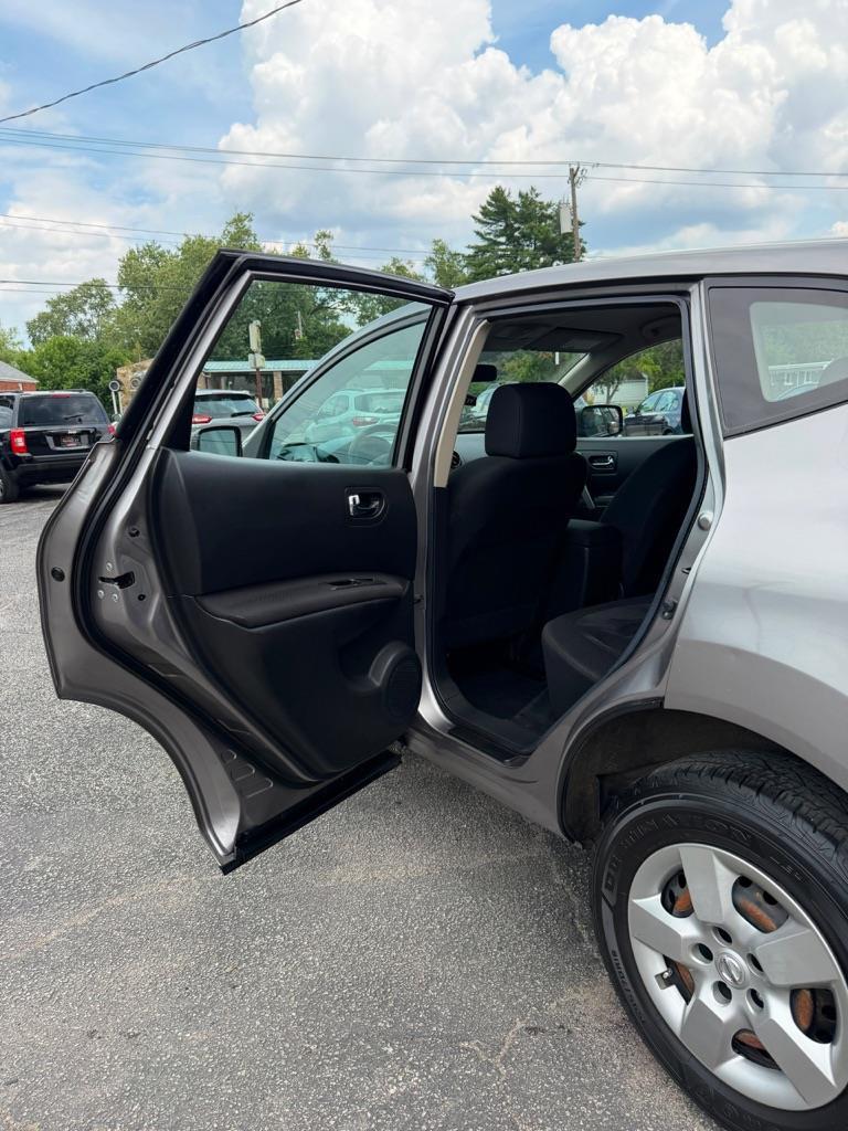 Nissan Rogue S AWD 2010