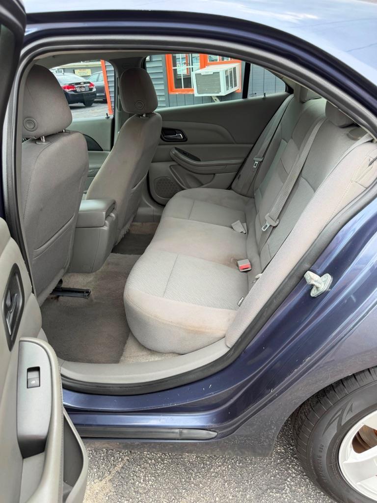 Chevrolet Malibu LS 2013