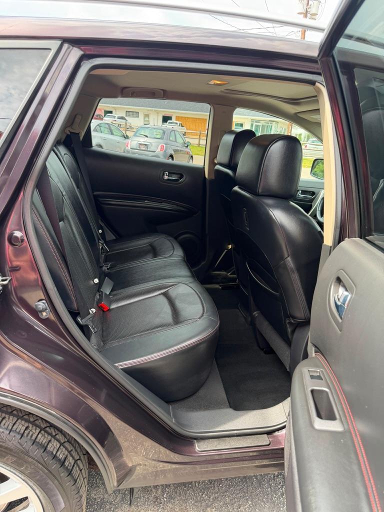 Nissan Rogue S AWD 2011