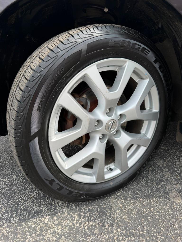 Nissan Rogue S AWD 2011