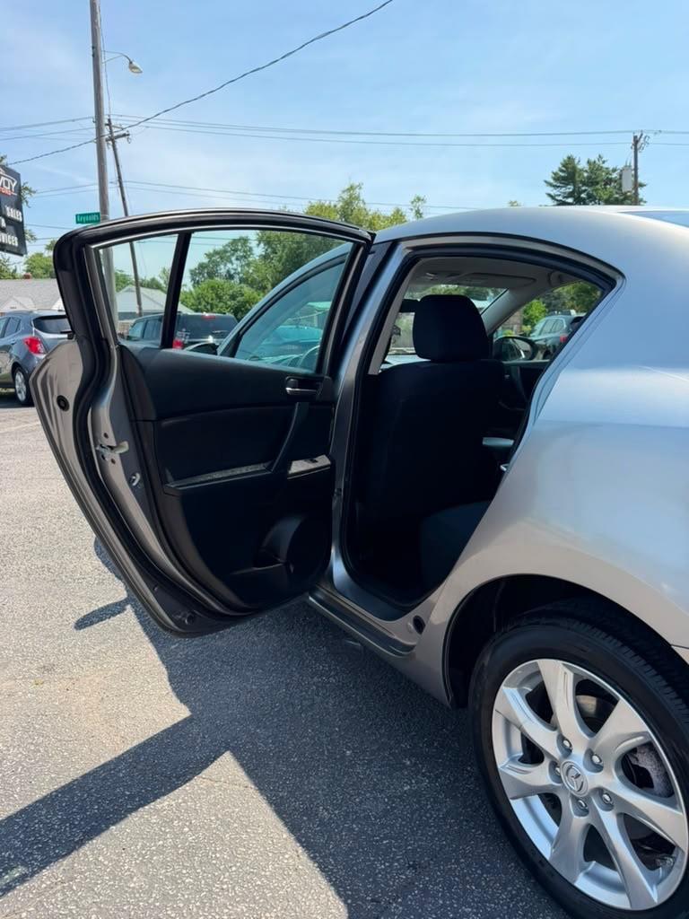 Mazda MAZDA3 i SV 4-Door 2010