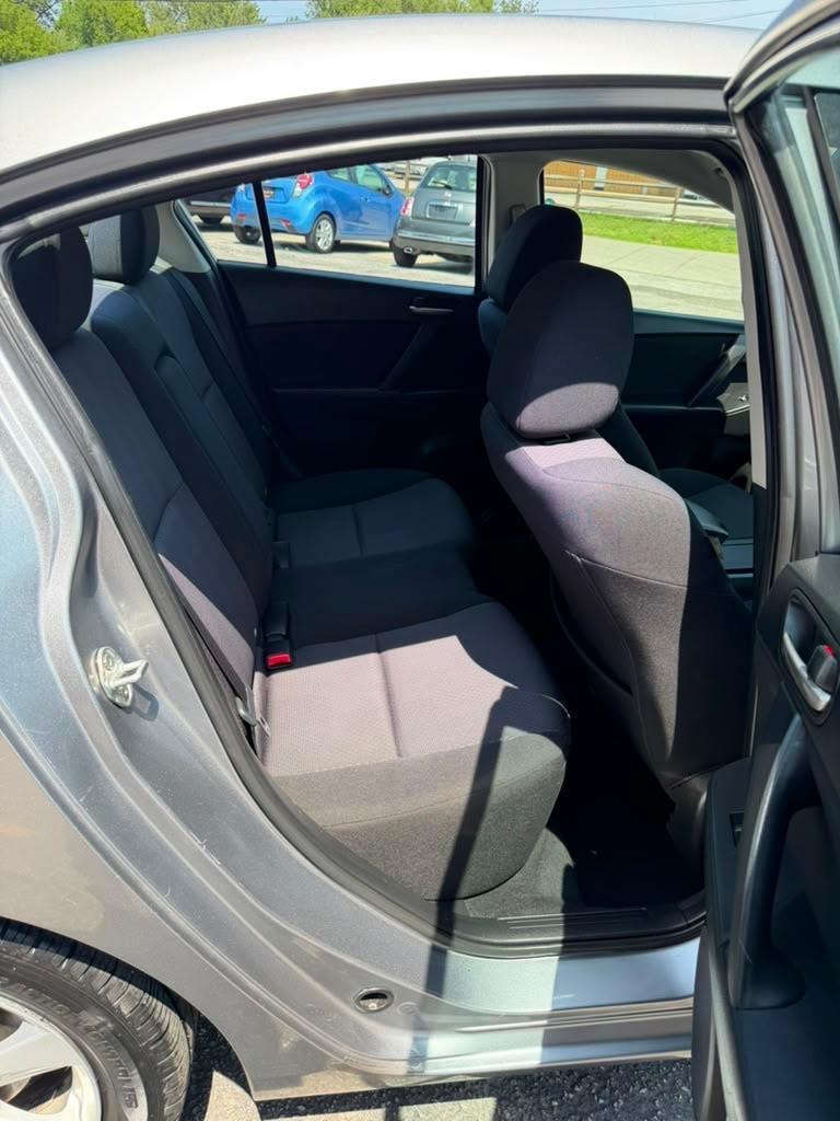 Mazda MAZDA3 i SV 4-Door 2010