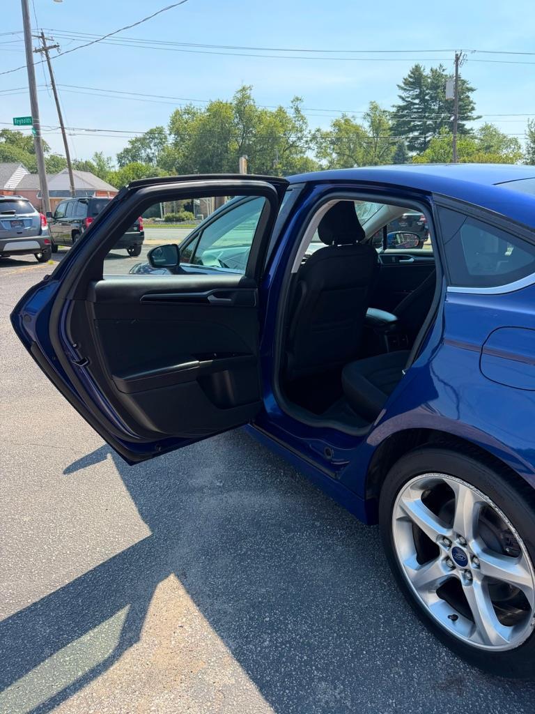 Ford Fusion SE 2015