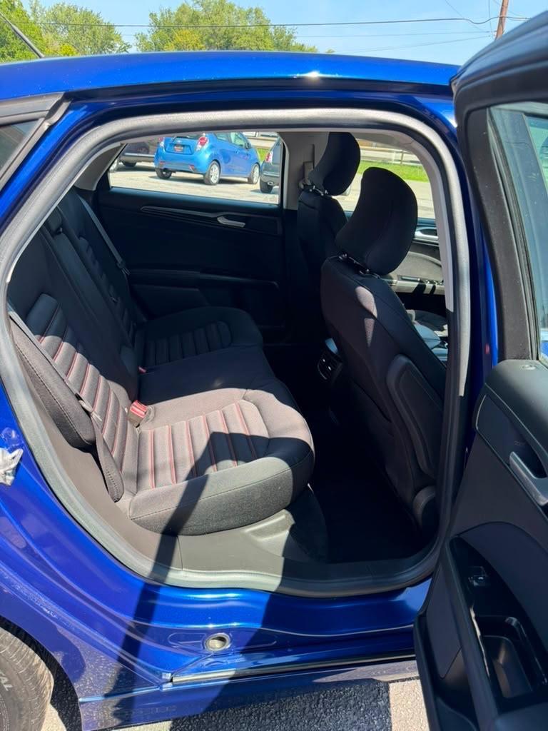 Ford Fusion SE 2015