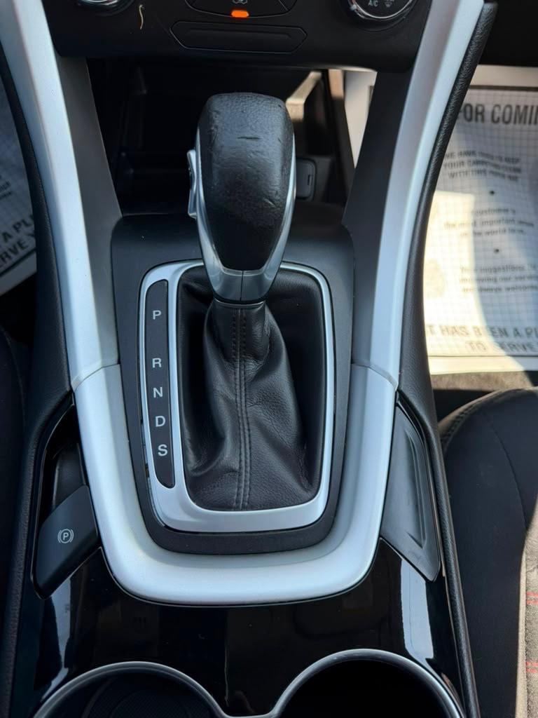 Ford Fusion SE 2015