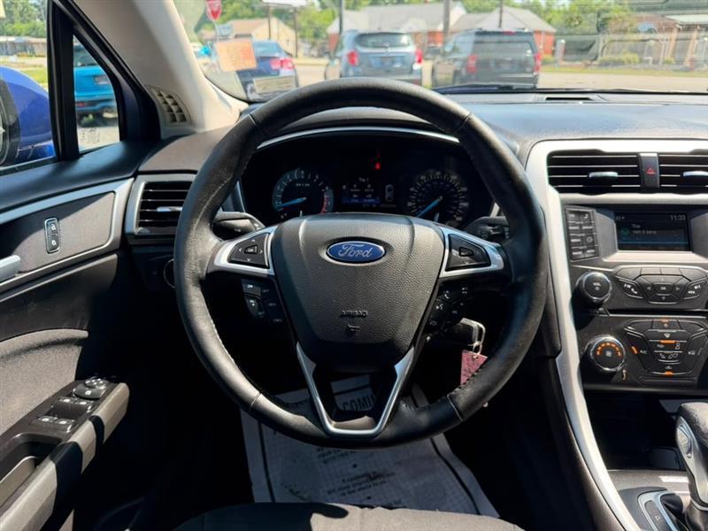 Ford Fusion SE 2015