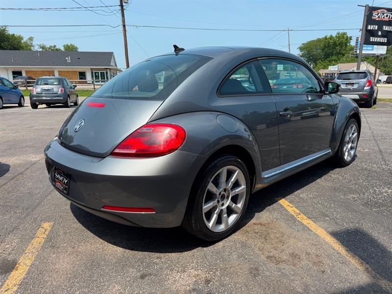 Volkswagen Beetle 2.5L w/Sunroof Sound & Nav 2012