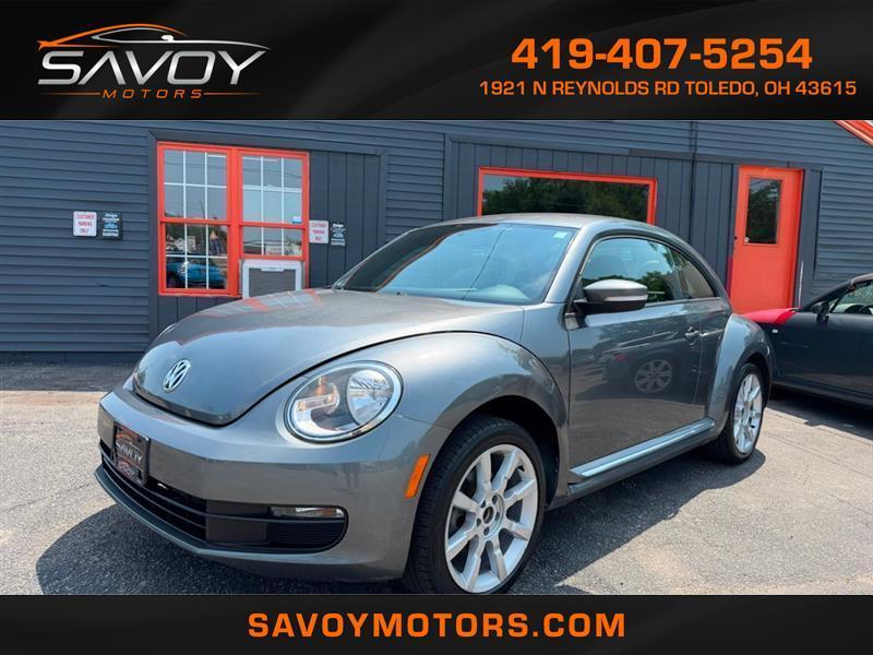 Volkswagen Beetle 2.5L w/Sunroof Sound & Nav 2012