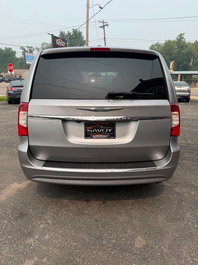 Chrysler Town & Country Touring-L 2013