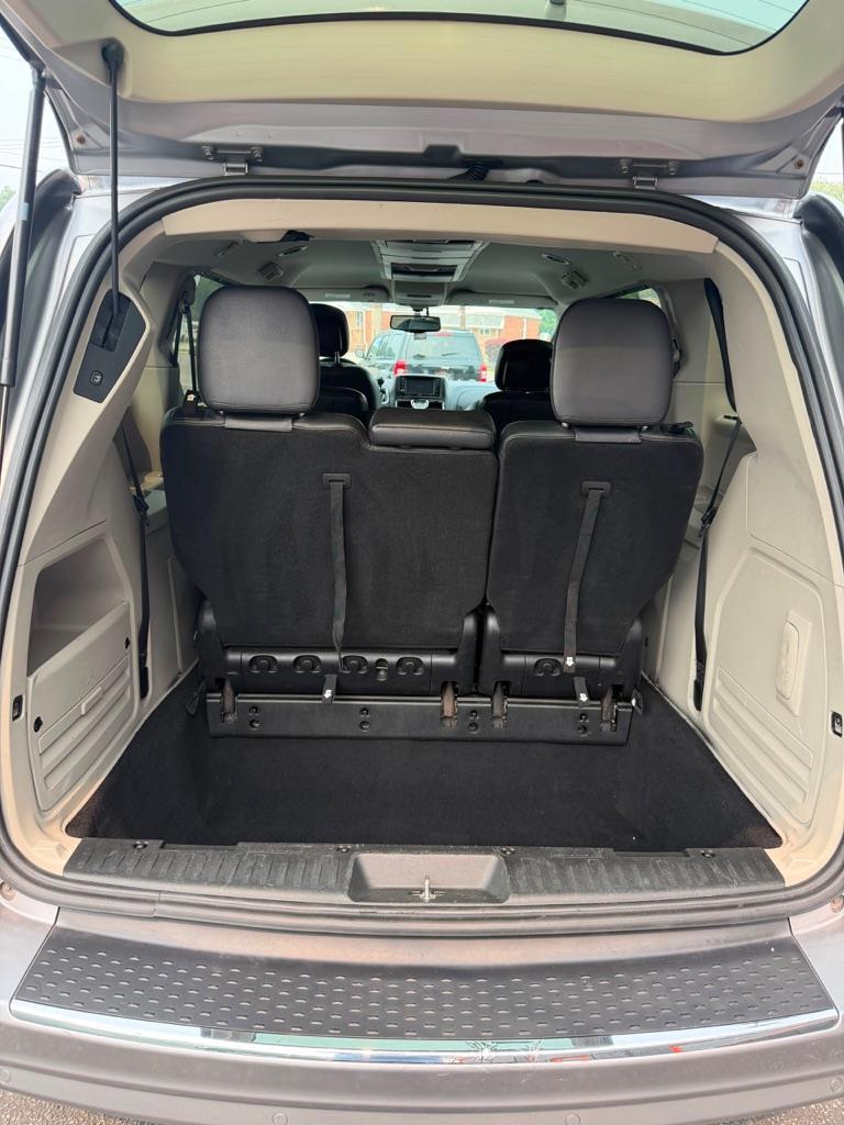 Chrysler Town & Country Touring-L 2013